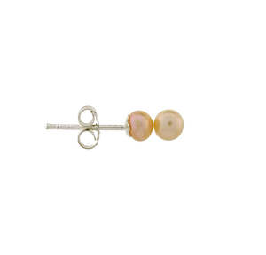 Pearl stud earrings 4-4.5mm