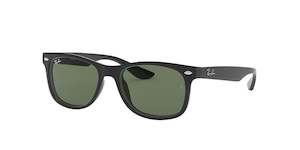 Girls: RAY BAN JUNIOR NEW WAYFARER BLACKW/ DARK GREEN