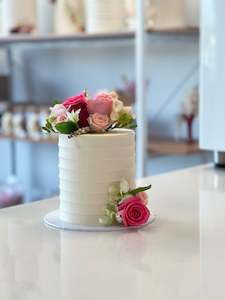 Scalloped Floral Cake