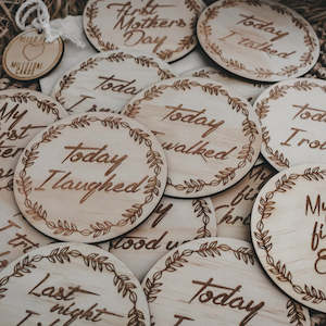 Wooden Achievement Milestone Discs | Wreath