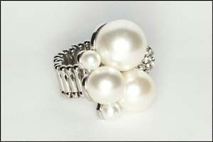 Pearl & Crystal Ring