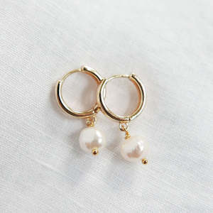 Goldie hoops-pearl