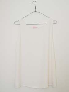 Clothing: Casey top - Dove