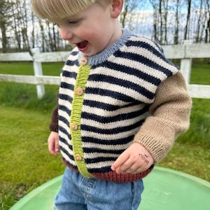 Holger Cardigan Knitting Pattern - PetiteKnit