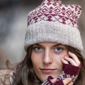 Cometa Beanie & Mittens & Cowl Knitting Pattern