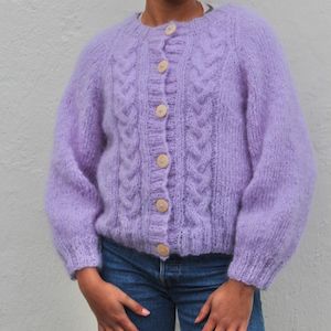 Hannah Iris Cardigan Knitting Pattern (160)