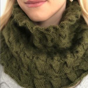 Cable Cowl Knitting Pattern (N1762)