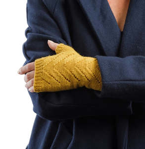 Wool scouring: Purl Foundry - Albizia Gloves Knitting Pattern