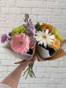 Flower: Market Bunch - Mixed Posy