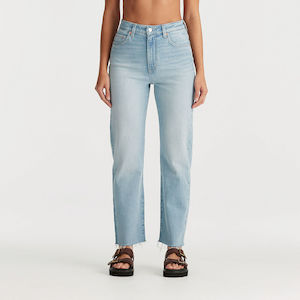 Womenswear: RIDERS HI STRAIGHT JEANS - TEARDROP BLUE