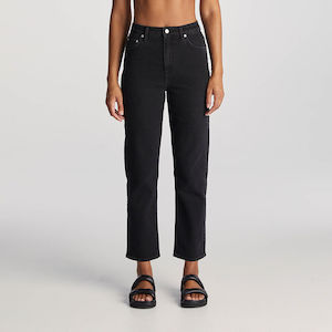 Womenswear: RIDERS HI SLIM STRAIGHT CROP - GRAVITY BLACK