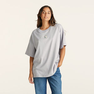 Womenswear: WRANGLER VISIONS BOXY SLOUCH T SHIRT - DIRTY PURPLE