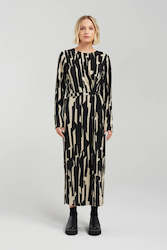 Womenswear: Nyne : Dame Dress. Nuance