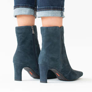 Flirt Midnight Suede