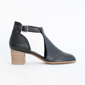 Shoe: Shakila Black