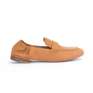 Shoe: Efran Dark Tan