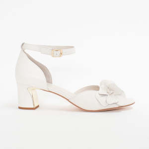 Shoe: Janissa Ivory