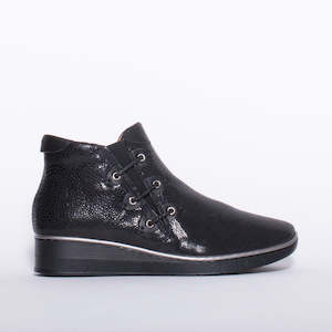 Shoe: Mission Black Stingray