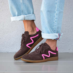 Shoe: Magnum Cafe Suede Pink