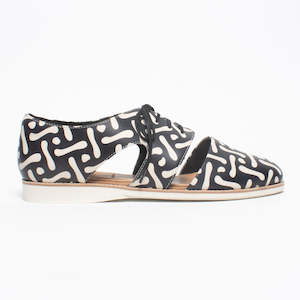 Shoe: Derby Cutout Twisted Star Multi