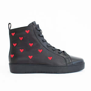 Queen Of Hearts Black