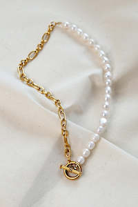 Clothing accessory: Ceres Necklace - Gold/Pearl