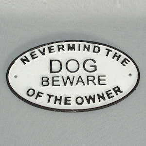 22cm Nevermind The dog Plaque