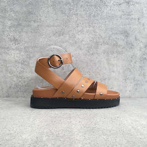 Footwear: AB Isee TL