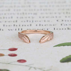 Open Leaf Ring/ Gold