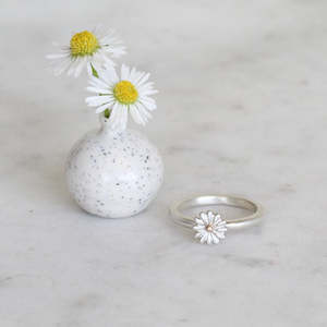 Small Daisy Ring/ 9ct Yellow Gold and Silver