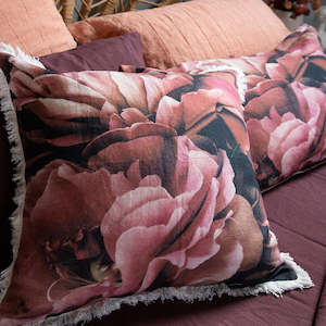 Petals Pillowcase (65x65)