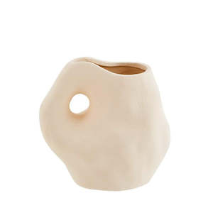 Sales agent for manufacturer: Stoneware vase, vanilla