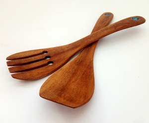 Small Rimu salad servers