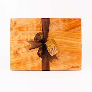 The Great NZ Chopping Board 350x250 Macrocarpa Figured Grain