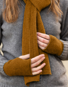 Clothing: HAND WARMER