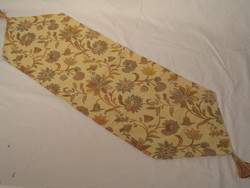 Table Runner