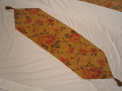 Table runner (point)