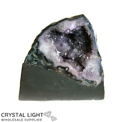 China, glassware and earthenware wholesaling: Amethyst Cave