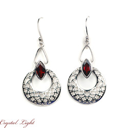 China, glassware and earthenware wholesaling: Red Garnet Arabesque Earrings