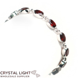 China, glassware and earthenware wholesaling: Garnet Bracelet