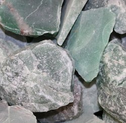 China, glassware and earthenware wholesaling: Green Aventurine Rough Off Cuts/2kg