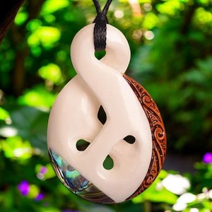 Internet only: Bone Single Twist Pendant