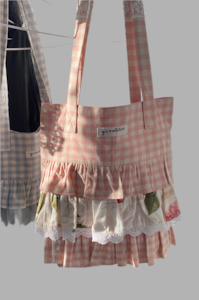 Pink gingham frilled bag