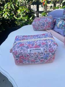 Clothing: Cotton Floral Makeup Pouch Pink (Medium)