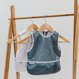 No Sleeves Pocket Bib | Sage Leaf