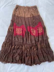 00’s Brown tiered lace maxi skirt | Size 8-10