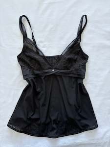 00’s Black lace cami | Size 12