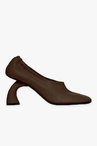 LEATHER PUMPS IN DARK BROWN