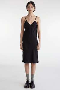 Womens Dresses: SIMPLE SLIP IN BLACKBIRD, S25