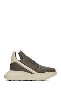 Womens Shoes: RUNNER IN DUST/MILK/DUST/MILK,LUXOR LUXOR